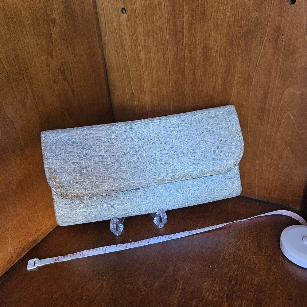 Elegant 70s/80s Silver Weave Clutch Envelope Bag